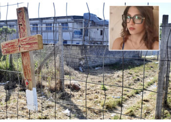 Ultimo colpo dell'ex quando testa della 14enne era già a terra