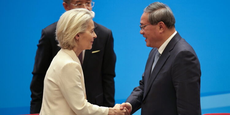 Von der Leyen vede Li: 'taglieremo flussi entrate per la Russia'