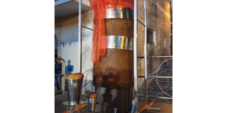 Realizzato dal maestro Manfredi con 1200 uova e 340 litri di rum