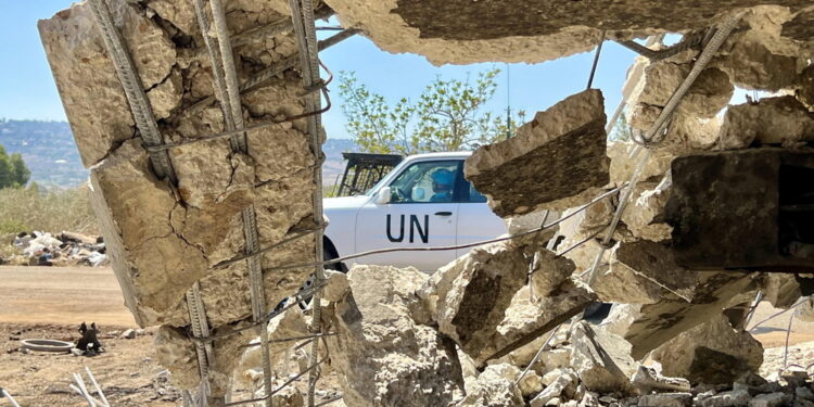 Forze di pace erano impegnate a rimuovere blocchi stradali
