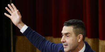 Presidente dell'Ucraina fa il politico non con grande successo