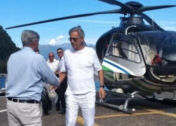 Andrea Bocelli accolto ad Argegno dal sindaco Francesco Dotti