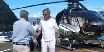 Andrea Bocelli accolto ad Argegno dal sindaco Francesco Dotti
