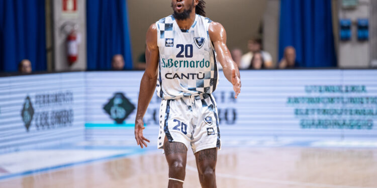 Xavier Sneed of Pallacanestro Cantù