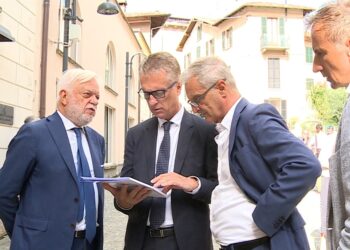 Da sinistra Gemme (amministratore delegato di Anas), il prefetto Conforto Galli, Guerra (sindaco di Tremezzina) e l'assessore regionale Fermi