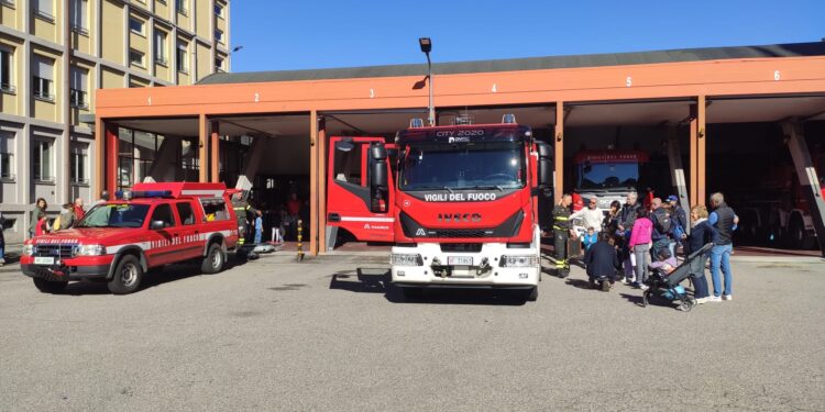 Caserme aperte vigili del fuoco