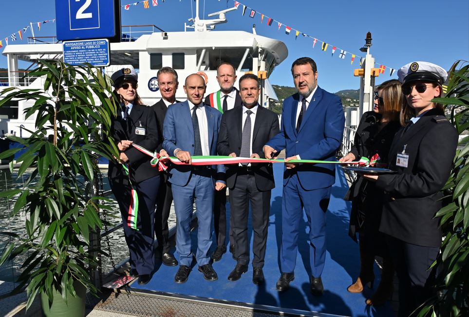 Navigazione, inaugurata sul Lago di Como la motonave ibrida “Ambrosiana”