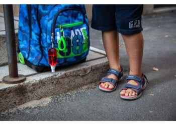 A Napoli genitori si rivolgono a legali: "Frequentava da 3 anni"