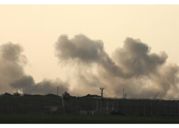 Lanciati contro due città della Striscia