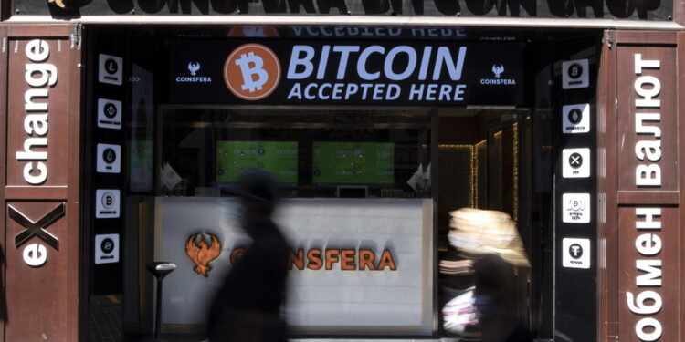 Investe in criptovalute e denuncia truffa