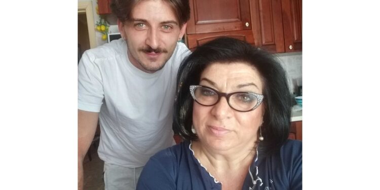 Nessuna notizia da un anno. La mamma: 'So che non è più vivo'
