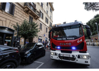 Un'auto è stata danneggiata