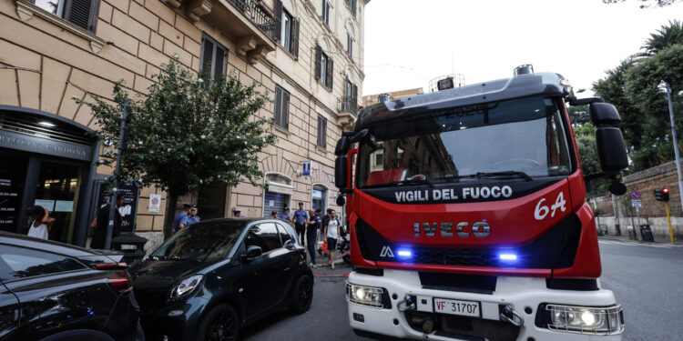 Un'auto è stata danneggiata