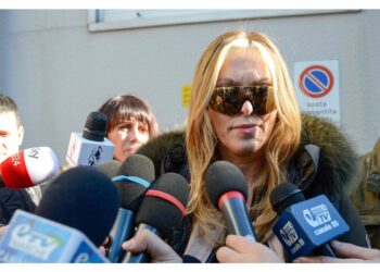 La criminologa: 'dopo aver scoperto il corpo fece messinscena'
