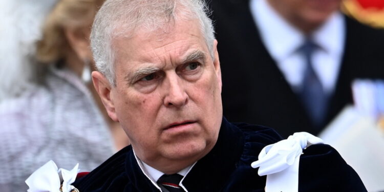 Ennesima rivelazioni shock. Ora c'è chi ipotizza pure l'esilio