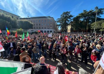 Protesta dei manifestanti per le parole del sindaco su Gaza