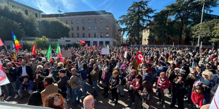 Protesta dei manifestanti per le parole del sindaco su Gaza