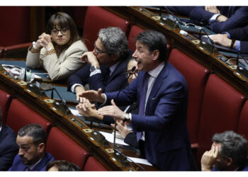 Per voi da un lato gli opulenti