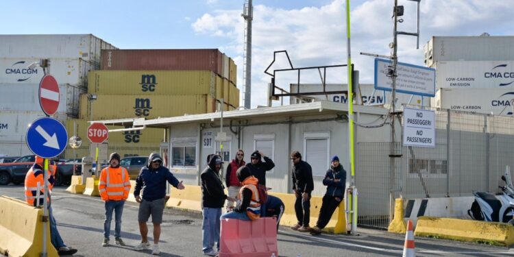 Ricerche in corso per il secondo scomparso a Livorno