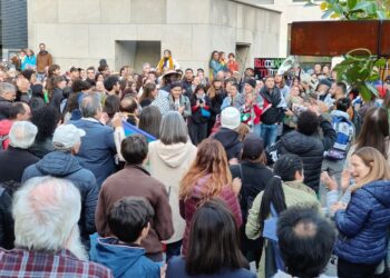 Oltre 300 persone si sono poi spostate all'ospedale