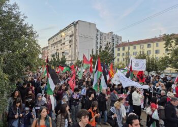 In 1.500 alla manifestazione. In cammino da piazzale Lodi