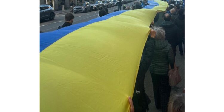 Manifestazione con circa 200 persone