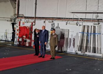 Anche con comprensione. Se necessario combattiamo o rispettiamo