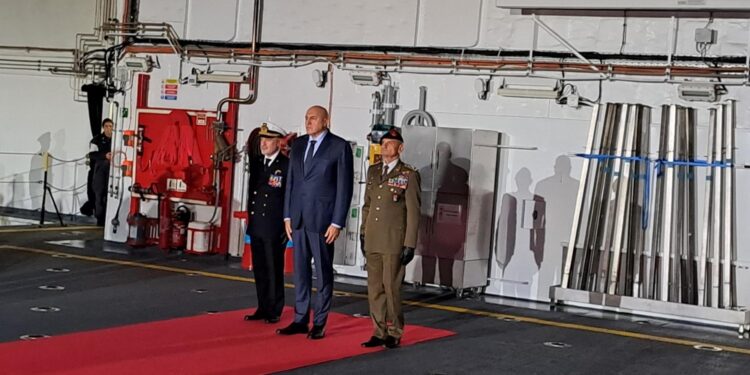 Anche con comprensione. Se necessario combattiamo o rispettiamo