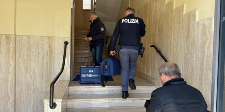 Gli investigatori indagano anche negli ambienti dello spaccio