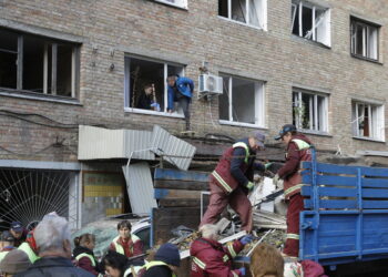 Nella capitale danneggiati edifici e case in diversi quartieri