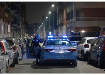 'Uomo giunto a casa con coltello