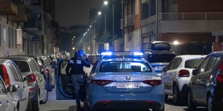 'Uomo giunto a casa con coltello