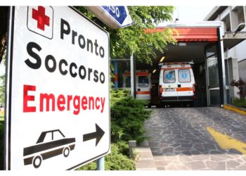 Scaricata da un'auto nel Bresciano