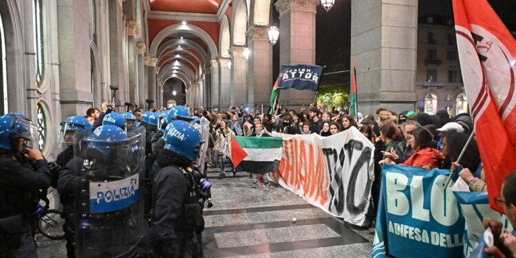 Corteo verso scioglimento