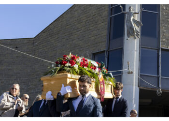 Fratello celebra funerali.Le note di Renato Zero e 'Grazie Roma'