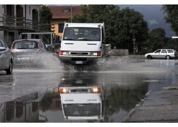 Scatta alert per Carrione. Anche a Massa stop lezioni oggi