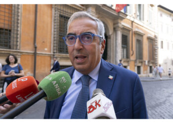'Sconcertato dalla decisione di lasciare per primi Israele'