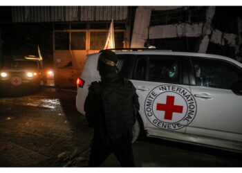 Ora le bare sono in viaggio per essere ricevuti dall'esercito