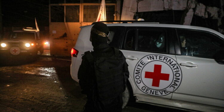 Ora le bare sono in viaggio per essere ricevuti dall'esercito