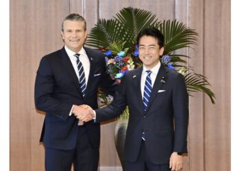 Koizumi e Hegseth concordano su deterrenza e cooperazione