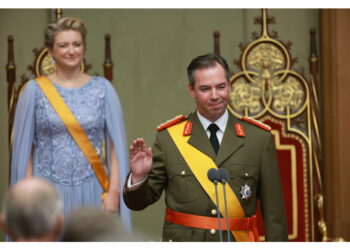Succede al padre Henri. Anche i leader europei alle celebrazioni