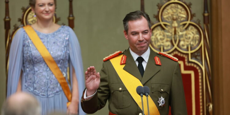 Succede al padre Henri. Anche i leader europei alle celebrazioni