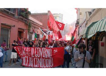 Manifestazione spontanea senza preavviso alla Questura