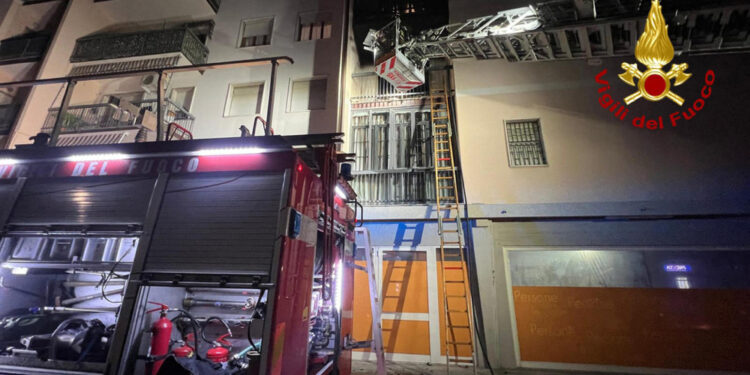 Evacuate 40 persone