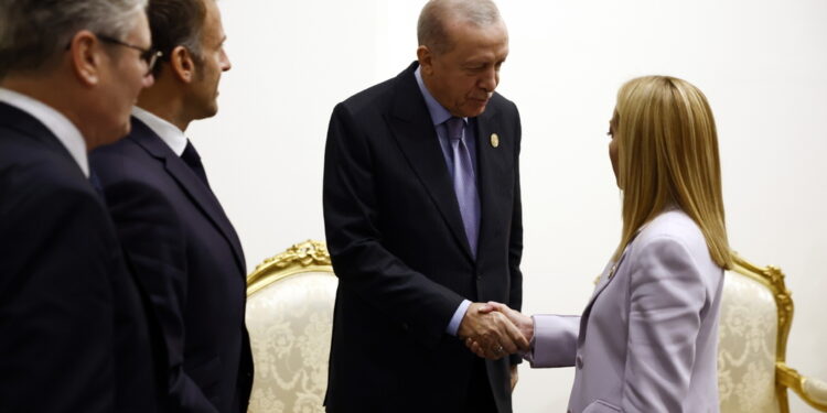Al confronto anche Sisi