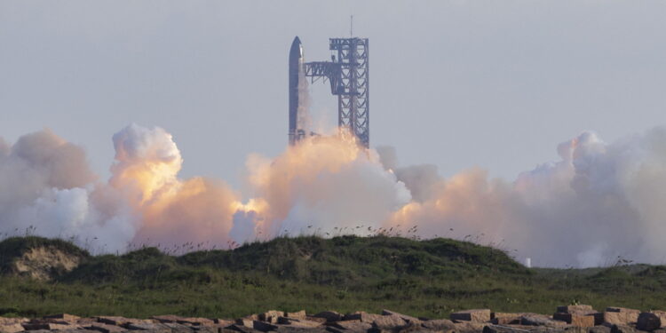 Partito alle 1:23 ora italiana da Starbase in Texas