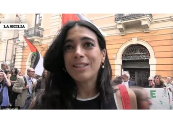 Commenti offensivi sulla sua partecipazione al corteo di Catania