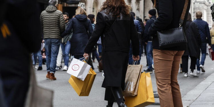 Il numero medio di figli per donna raggiunge valore più basso