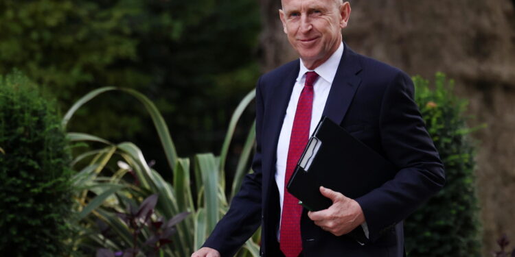 Il Regno Unito estende la partecipazione a Sentinella Est