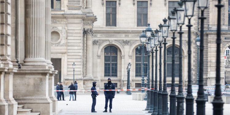 In corso interrogatori. C'è pista complice all'interno del museo
